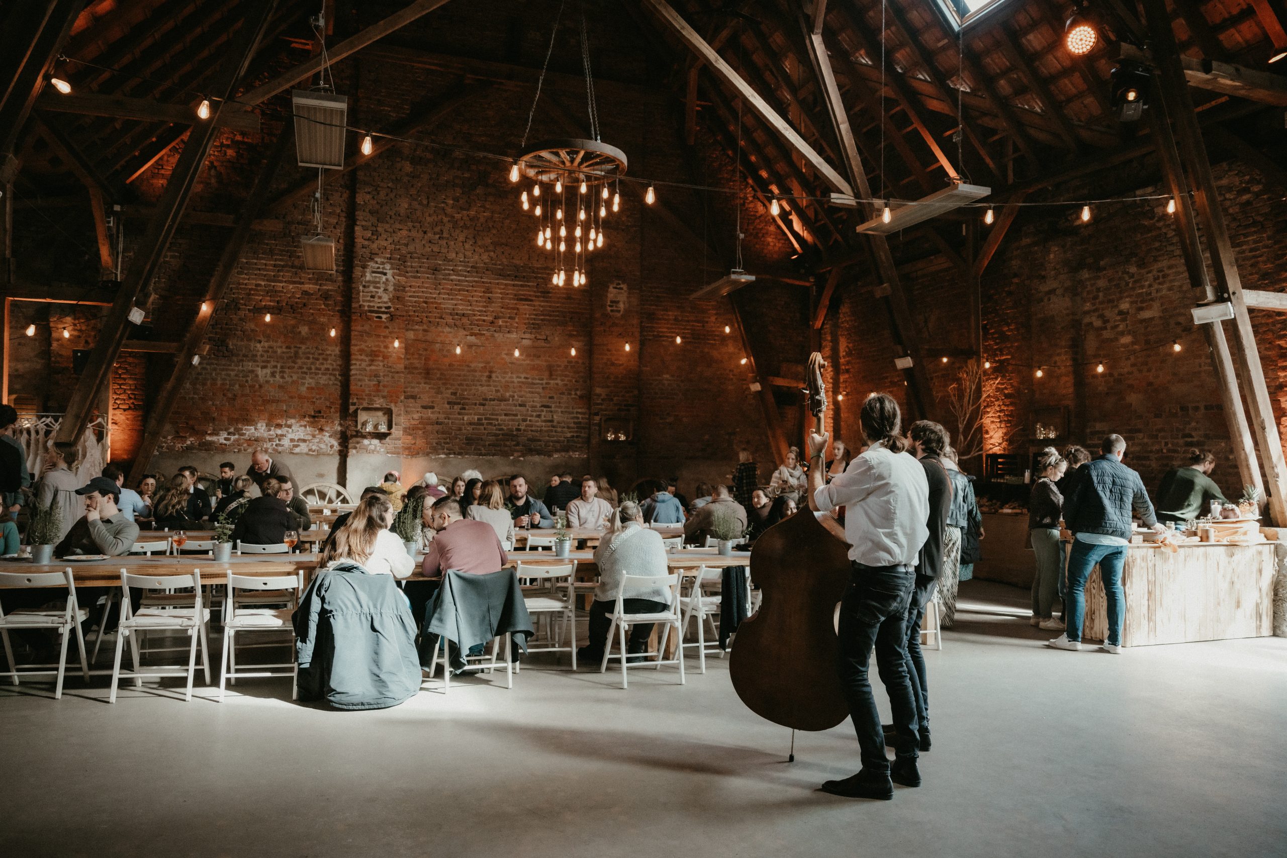 The Streetles als Walking Act bei einer Hochzeit in der Kornscheune Orr
